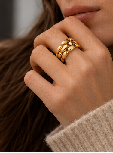 Aurelia Chain Ring