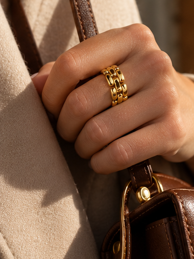 Aurelia Chain Ring